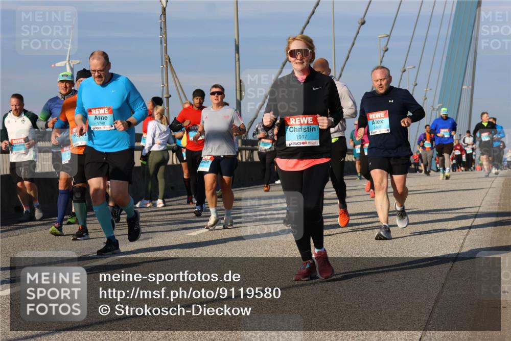 03.10.2025 - Köhlbrandbrückenlauf Strokosch-Dieckow http://msf.ph/oto/9119580 03.10.2025 09:53:40 Position 2 2600, 1740, 1917, 2460 meine-sportfotos.de