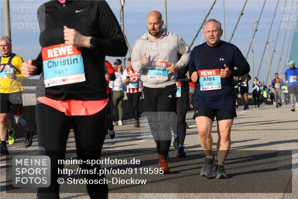 03.10.2025 - Köhlbrandbrückenlauf Strokosch-Dieckow http://msf.ph/oto/9119595 03.10.2025 09:53:42 Position 2 309, 1917, 2424, 5, 2460 meine-sportfotos.de