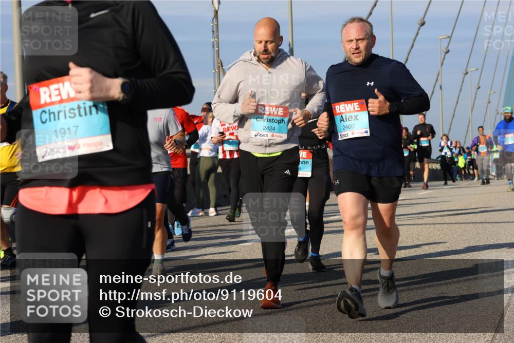 03.10.2025 - Köhlbrandbrückenlauf Strokosch-Dieckow http://msf.ph/oto/9119604 03.10.2025 09:53:42 Position 2 1917, 2424, 6, 2460 meine-sportfotos.de
