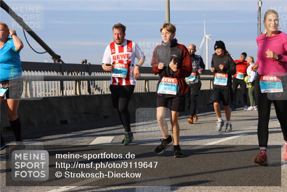 03.10.2025 - Köhlbrandbrückenlauf Strokosch-Dieckow http://msf.ph/oto/9119647 03.10.2025 09:53:46 Position 2 3635, 2897, 3783 meine-sportfotos.de