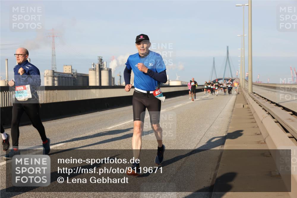 03.10.2025 - Köhlbrandbrückenlauf Lena Gebhardt http://msf.ph/oto/9119671 03.10.2025 09:45:33 Position 2 3650 meine-sportfotos.de