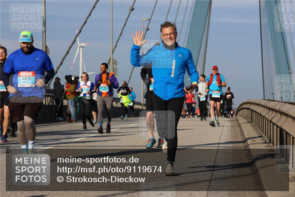 03.10.2025 - Köhlbrandbrückenlauf Strokosch-Dieckow http://msf.ph/oto/9119674 03.10.2025 09:53:49 Position 2 2810, 2142 meine-sportfotos.de