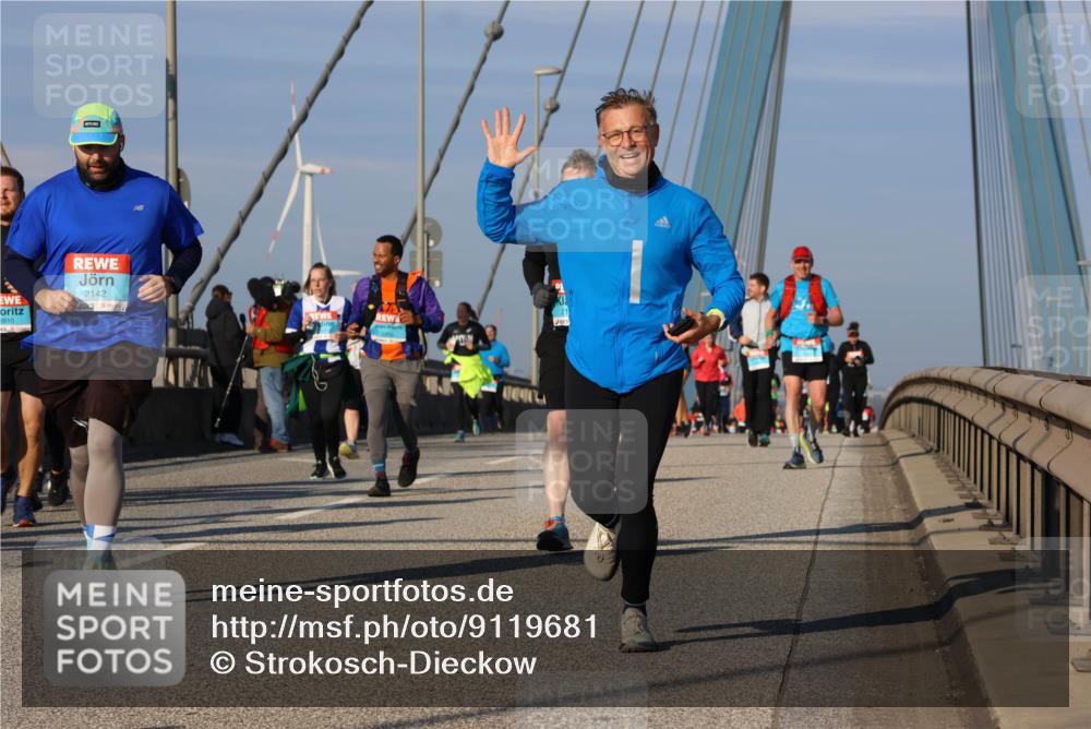 03.10.2025 - Köhlbrandbrückenlauf Strokosch-Dieckow http://msf.ph/oto/9119681 03.10.2025 09:53:49 Position 2 2810, 2142 meine-sportfotos.de