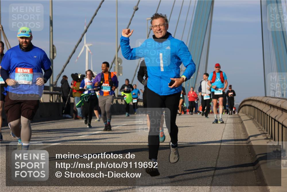 03.10.2025 - Köhlbrandbrückenlauf Strokosch-Dieckow http://msf.ph/oto/9119692 03.10.2025 09:53:49 Position 2 2142 meine-sportfotos.de