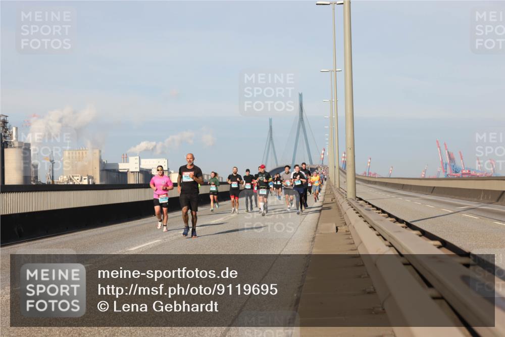 03.10.2025 - Köhlbrandbrückenlauf Lena Gebhardt http://msf.ph/oto/9119695 03.10.2025 09:45:36 Position 2  meine-sportfotos.de