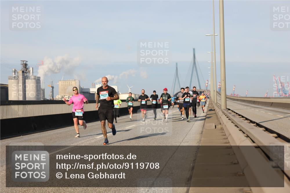 03.10.2025 - Köhlbrandbrückenlauf Lena Gebhardt http://msf.ph/oto/9119708 03.10.2025 09:45:38 Position 2 9 meine-sportfotos.de