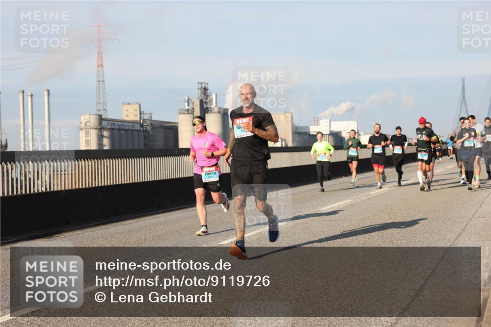 03.10.2025 - Köhlbrandbrückenlauf Lena Gebhardt http://msf.ph/oto/9119726 03.10.2025 09:45:39 Position 2 1820, 119 meine-sportfotos.de