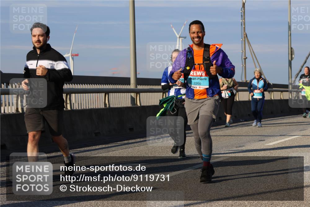 03.10.2025 - Köhlbrandbrückenlauf Strokosch-Dieckow http://msf.ph/oto/9119731 03.10.2025 09:53:55 Position 2 2200 meine-sportfotos.de