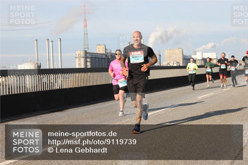 03.10.2025 - Köhlbrandbrückenlauf Lena Gebhardt http://msf.ph/oto/9119739 03.10.2025 09:45:40 Position 2 1194 meine-sportfotos.de