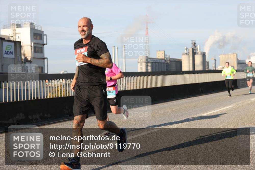 03.10.2025 - Köhlbrandbrückenlauf Lena Gebhardt http://msf.ph/oto/9119770 03.10.2025 09:45:41 Position 2 1826 meine-sportfotos.de