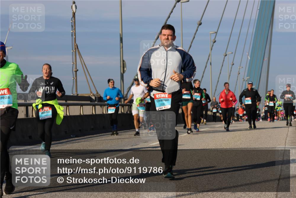 03.10.2025 - Köhlbrandbrückenlauf Strokosch-Dieckow http://msf.ph/oto/9119786 03.10.2025 09:54:01 Position 2 574, 1547, 3529 meine-sportfotos.de