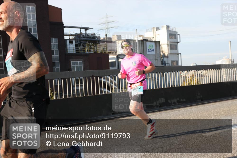 03.10.2025 - Köhlbrandbrückenlauf Lena Gebhardt http://msf.ph/oto/9119793 03.10.2025 09:45:42 Position 2 1826 meine-sportfotos.de
