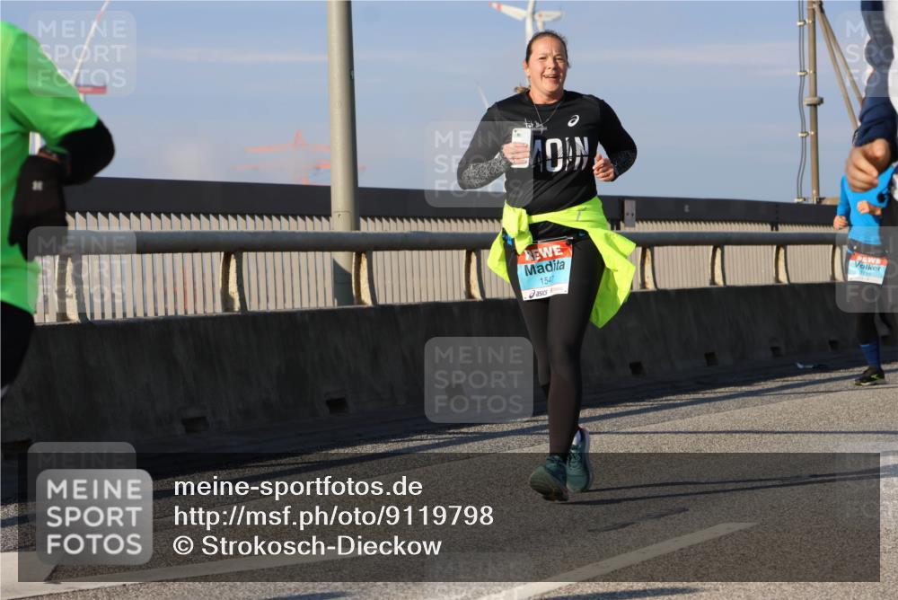 03.10.2025 - Köhlbrandbrückenlauf Strokosch-Dieckow http://msf.ph/oto/9119798 03.10.2025 09:54:02 Position 2 1547, 3114 meine-sportfotos.de