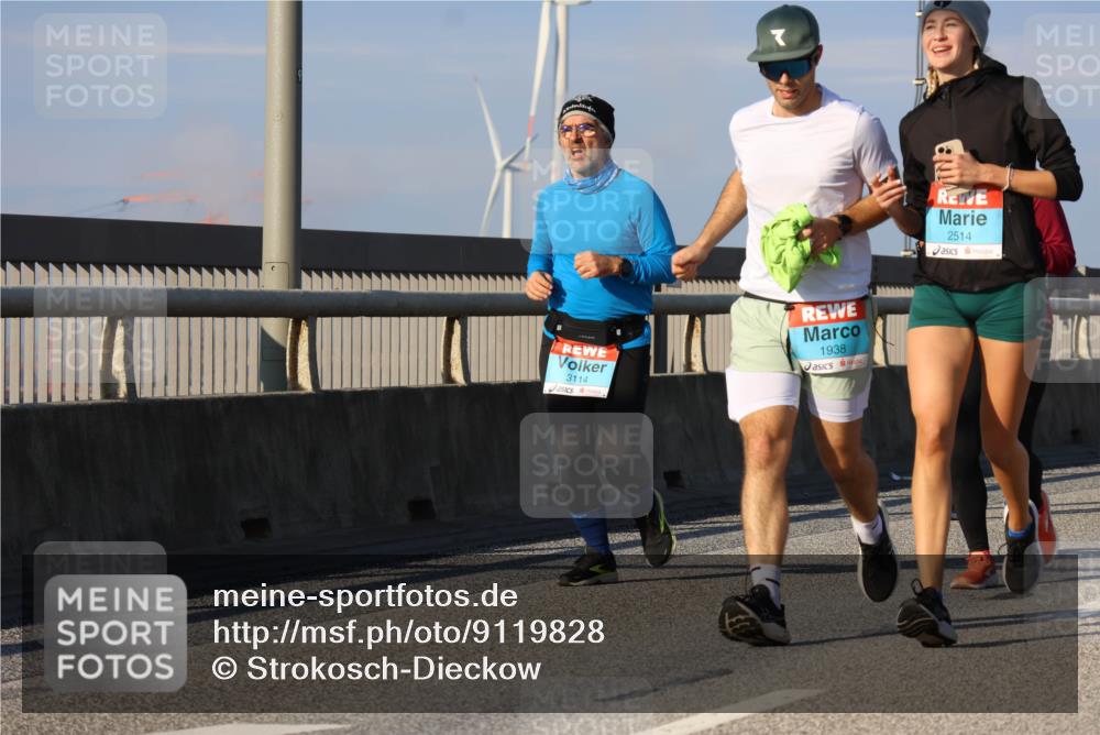 03.10.2025 - Köhlbrandbrückenlauf Strokosch-Dieckow http://msf.ph/oto/9119828 03.10.2025 09:54:05 Position 2 3114, 1938, 2514 meine-sportfotos.de