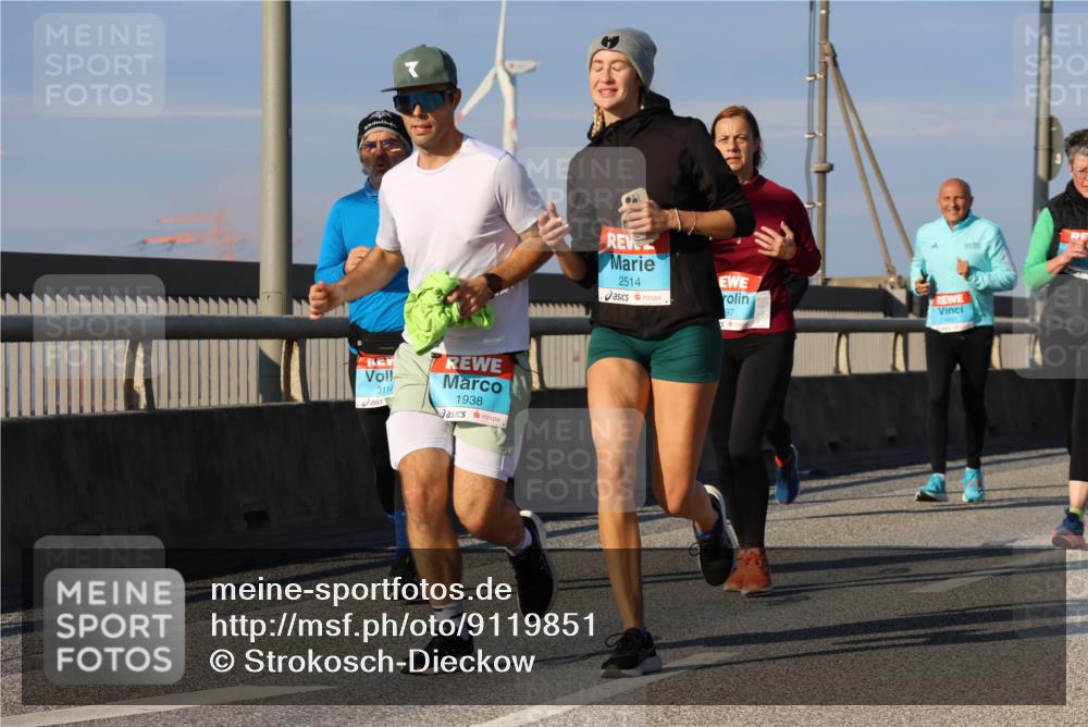 03.10.2025 - Köhlbrandbrückenlauf Strokosch-Dieckow http://msf.ph/oto/9119851 03.10.2025 09:54:06 Position 2 3114, 1938, 2514, 97, 1861 meine-sportfotos.de