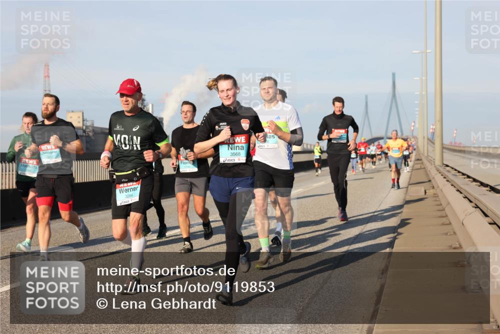 03.10.2025 - Köhlbrandbrückenlauf Lena Gebhardt http://msf.ph/oto/9119853 03.10.2025 09:45:44 Position 2 1946, 1602, 3264, 1146, 3568 meine-sportfotos.de
