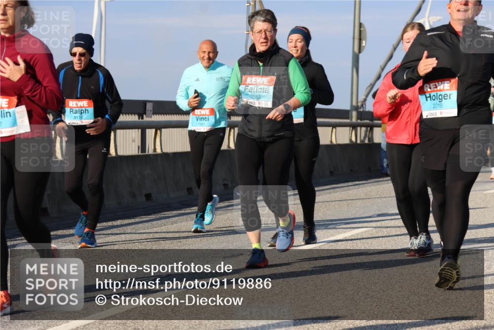 03.10.2025 - Köhlbrandbrückenlauf Strokosch-Dieckow http://msf.ph/oto/9119886 03.10.2025 09:54:08 Position 2 3116, 1861, 3582, 2018 meine-sportfotos.de