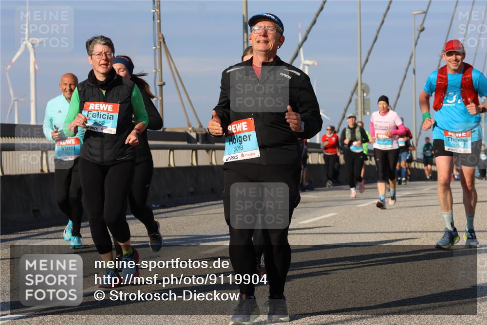 03.10.2025 - Köhlbrandbrückenlauf Strokosch-Dieckow http://msf.ph/oto/9119904 03.10.2025 09:54:09 Position 2 1861, 3582, 2018, 1757 meine-sportfotos.de