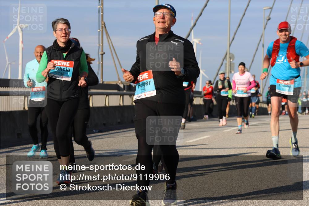 03.10.2025 - Köhlbrandbrückenlauf Strokosch-Dieckow http://msf.ph/oto/9119906 03.10.2025 09:54:09 Position 2 1861, 3582, 2018, 175 meine-sportfotos.de