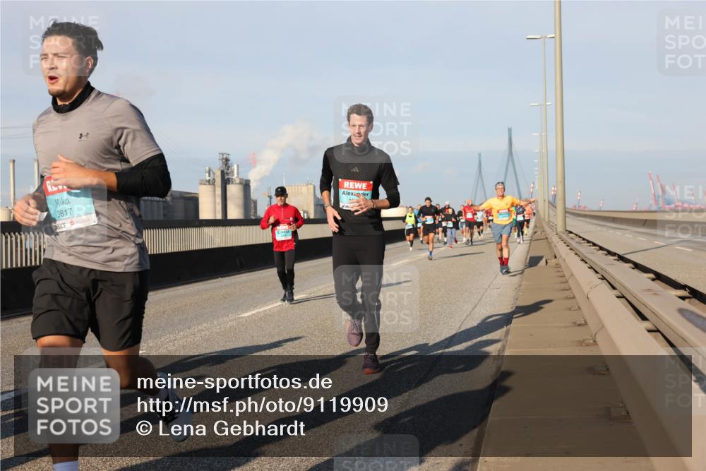03.10.2025 - Köhlbrandbrückenlauf Lena Gebhardt http://msf.ph/oto/9119909 03.10.2025 09:45:46 Position 2 3817 meine-sportfotos.de