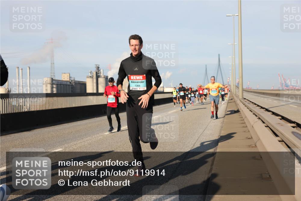03.10.2025 - Köhlbrandbrückenlauf Lena Gebhardt http://msf.ph/oto/9119914 03.10.2025 09:45:46 Position 2 1368 meine-sportfotos.de