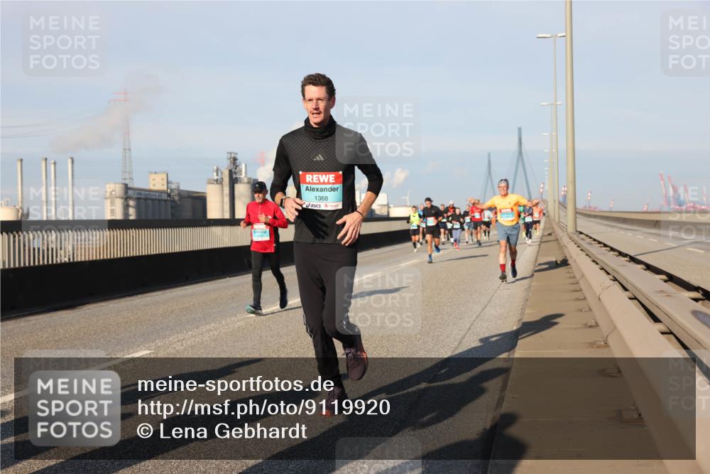 03.10.2025 - Köhlbrandbrückenlauf Lena Gebhardt http://msf.ph/oto/9119920 03.10.2025 09:45:46 Position 2 1368 meine-sportfotos.de