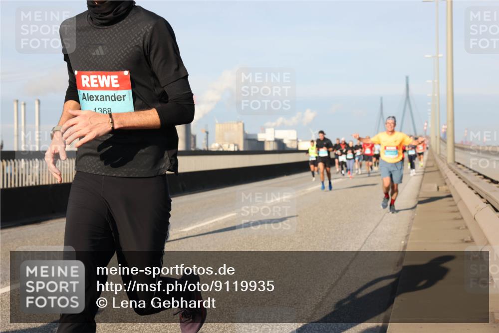 03.10.2025 - Köhlbrandbrückenlauf Lena Gebhardt http://msf.ph/oto/9119935 03.10.2025 09:45:47 Position 2 1368 meine-sportfotos.de