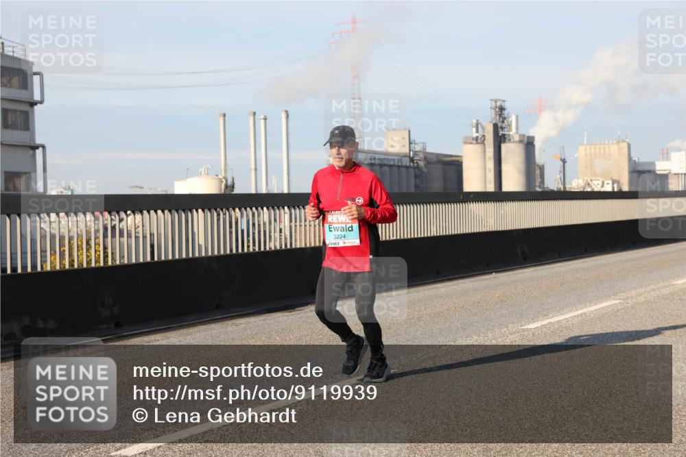03.10.2025 - Köhlbrandbrückenlauf Lena Gebhardt http://msf.ph/oto/9119939 03.10.2025 09:45:47 Position 2 3224 meine-sportfotos.de