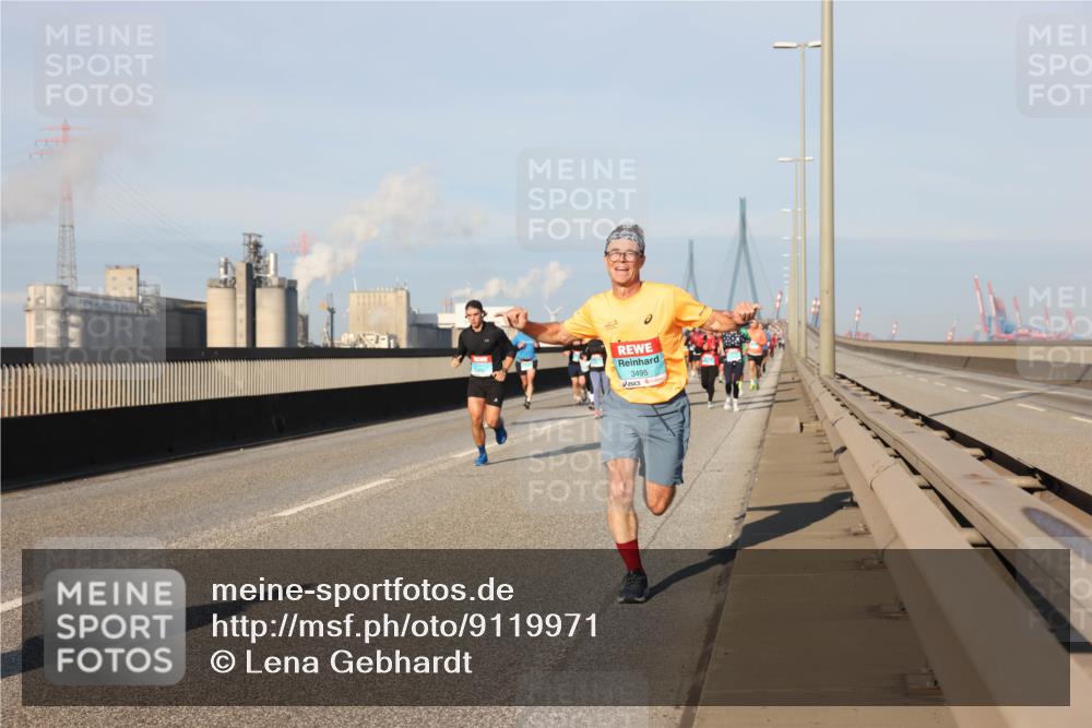 03.10.2025 - Köhlbrandbrückenlauf Lena Gebhardt http://msf.ph/oto/9119971 03.10.2025 09:45:49 Position 2 3495 meine-sportfotos.de