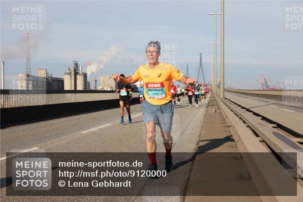03.10.2025 - Köhlbrandbrückenlauf Lena Gebhardt http://msf.ph/oto/9120000 03.10.2025 09:45:49 Position 2 3495 meine-sportfotos.de