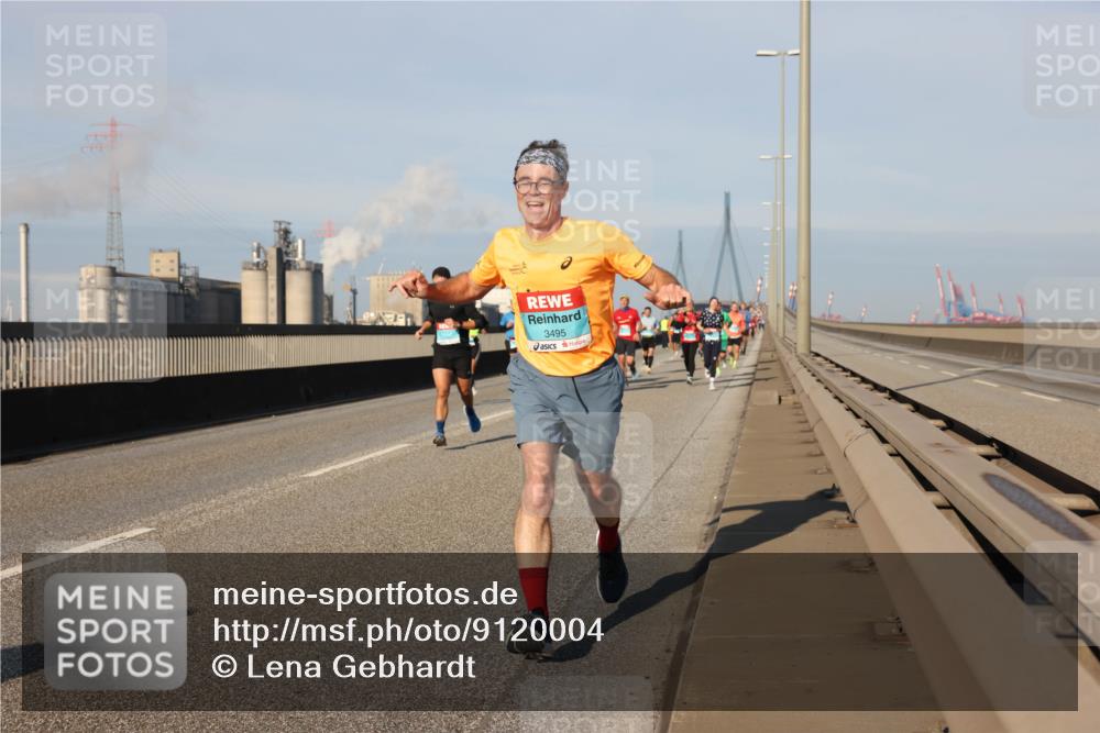 03.10.2025 - Köhlbrandbrückenlauf Lena Gebhardt http://msf.ph/oto/9120004 03.10.2025 09:45:49 Position 2 87, 3495 meine-sportfotos.de