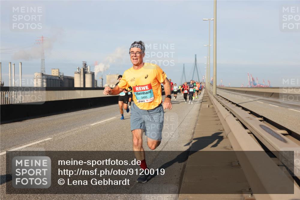 03.10.2025 - Köhlbrandbrückenlauf Lena Gebhardt http://msf.ph/oto/9120019 03.10.2025 09:45:49 Position 2 3495 meine-sportfotos.de
