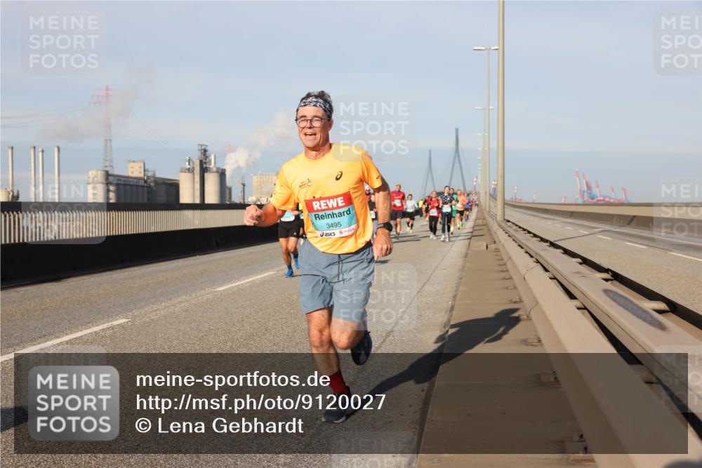 03.10.2025 - Köhlbrandbrückenlauf Lena Gebhardt http://msf.ph/oto/9120027 03.10.2025 09:45:49 Position 2 3495 meine-sportfotos.de