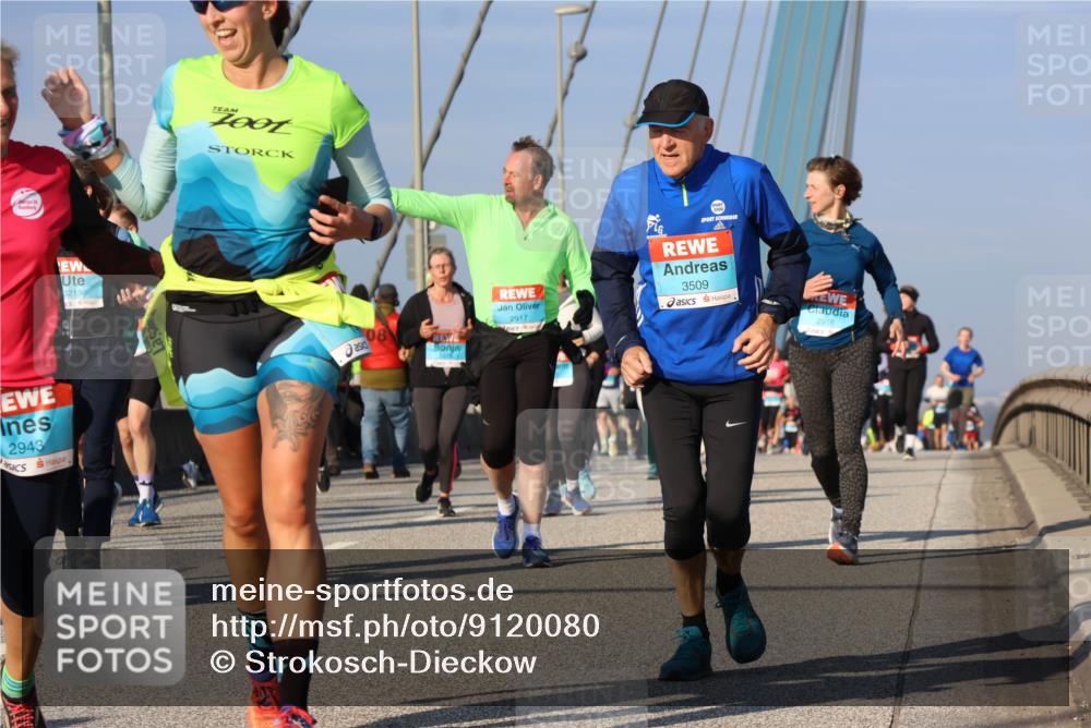 03.10.2025 - Köhlbrandbrückenlauf Strokosch-Dieckow http://msf.ph/oto/9120080 03.10.2025 09:54:29 Position 2 2943, 3215, 001, 08, 2917, 3509, 2916 meine-sportfotos.de