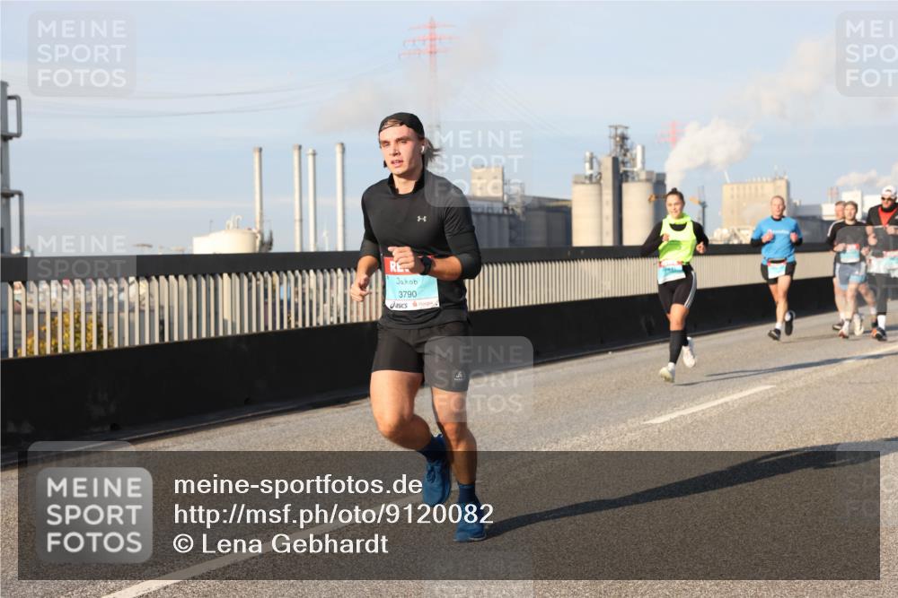 03.10.2025 - Köhlbrandbrückenlauf Lena Gebhardt http://msf.ph/oto/9120082 03.10.2025 09:45:51 Position 2 3790, 6 meine-sportfotos.de