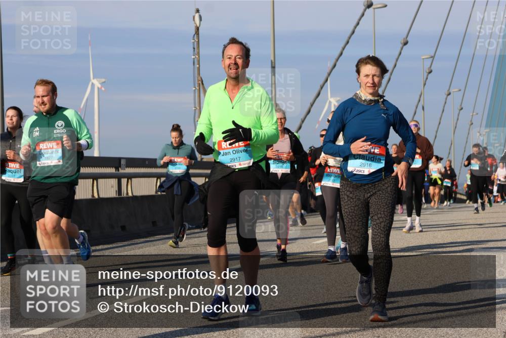 03.10.2025 - Köhlbrandbrückenlauf Strokosch-Dieckow http://msf.ph/oto/9120093 03.10.2025 09:54:33 Position 2 2097, 1827, 2917, 2916, 2218 meine-sportfotos.de
