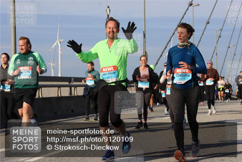 03.10.2025 - Köhlbrandbrückenlauf Strokosch-Dieckow http://msf.ph/oto/9120109 03.10.2025 09:54:34 Position 2 1827, 2917, 2218, 2916 meine-sportfotos.de