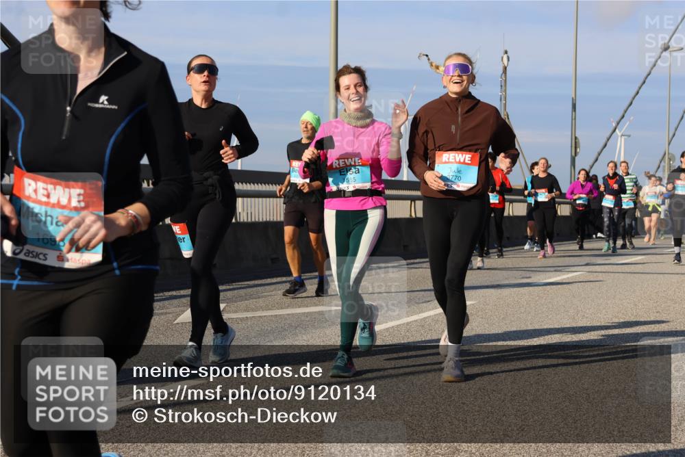 03.10.2025 - Köhlbrandbrückenlauf Strokosch-Dieckow http://msf.ph/oto/9120134 03.10.2025 09:54:40 Position 2 1698, 1585, 3770 meine-sportfotos.de