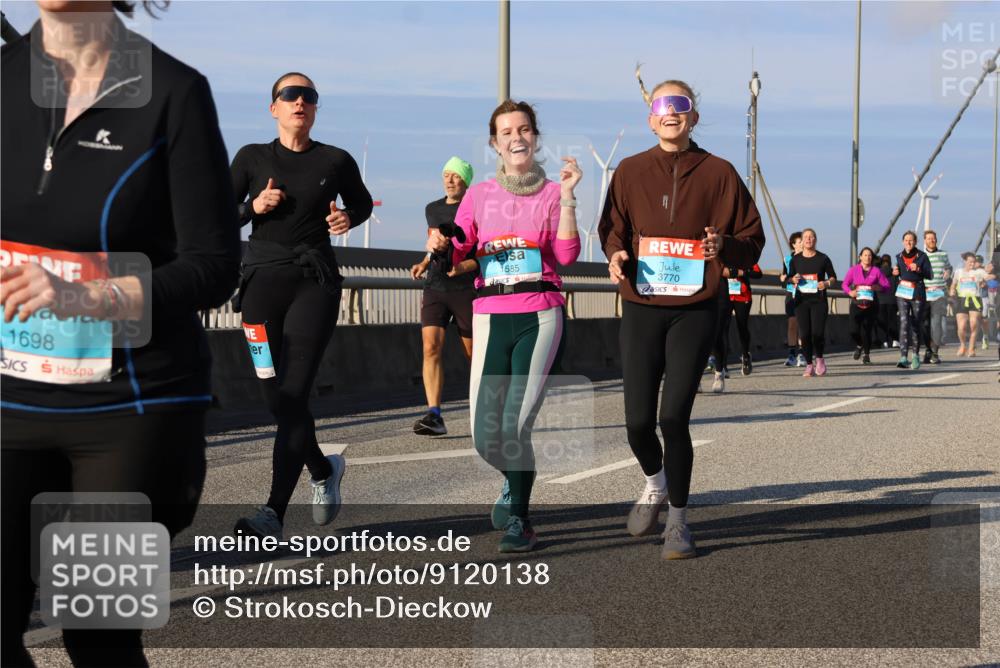 03.10.2025 - Köhlbrandbrückenlauf Strokosch-Dieckow http://msf.ph/oto/9120138 03.10.2025 09:54:40 Position 2 1698, 1585, 3770 meine-sportfotos.de