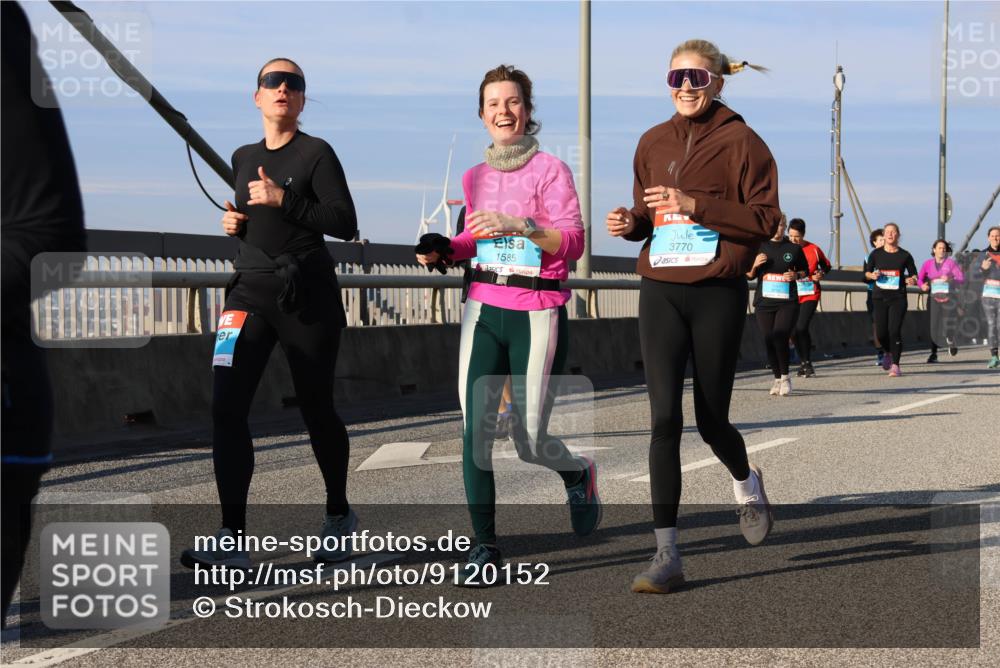 03.10.2025 - Köhlbrandbrückenlauf Strokosch-Dieckow http://msf.ph/oto/9120152 03.10.2025 09:54:40 Position 2 1585, 3770 meine-sportfotos.de