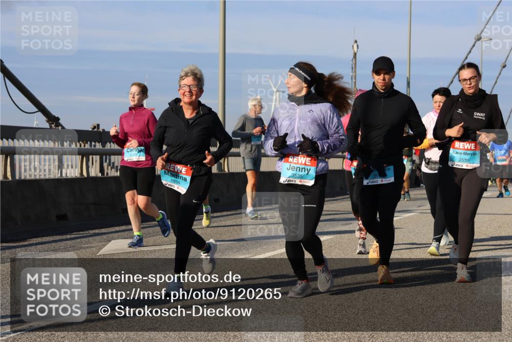 03.10.2025 - Köhlbrandbrückenlauf Strokosch-Dieckow http://msf.ph/oto/9120265 03.10.2025 09:54:51 Position 2 2129, 1934, 3535, 3538 meine-sportfotos.de