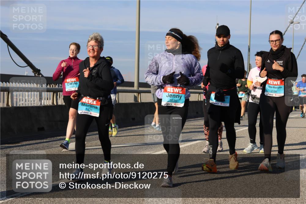 03.10.2025 - Köhlbrandbrückenlauf Strokosch-Dieckow http://msf.ph/oto/9120275 03.10.2025 09:54:51 Position 2 2128, 1934, 3535, 3538 meine-sportfotos.de