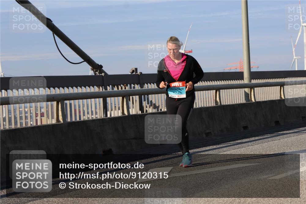 03.10.2025 - Köhlbrandbrückenlauf Strokosch-Dieckow http://msf.ph/oto/9120315 03.10.2025 09:55:00 Position 2 1414 meine-sportfotos.de