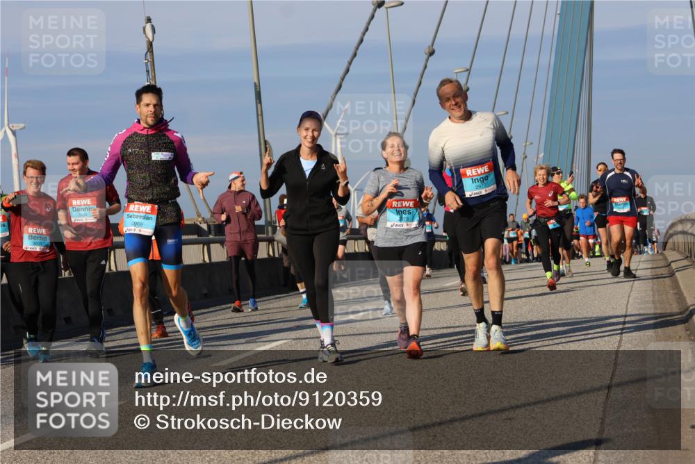 03.10.2025 - Köhlbrandbrückenlauf Strokosch-Dieckow http://msf.ph/oto/9120359 03.10.2025 09:55:04 Position 2 3004, 2969, 2977 meine-sportfotos.de