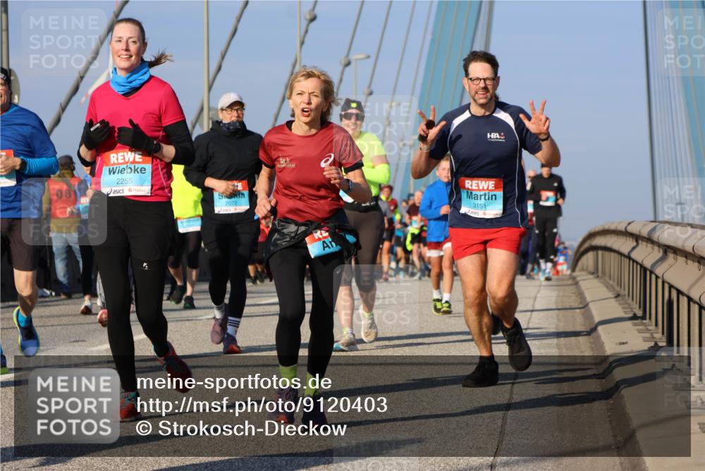 03.10.2025 - Köhlbrandbrückenlauf Strokosch-Dieckow http://msf.ph/oto/9120403 03.10.2025 09:55:09 Position 2 08, 2255, 2072, 3151 meine-sportfotos.de