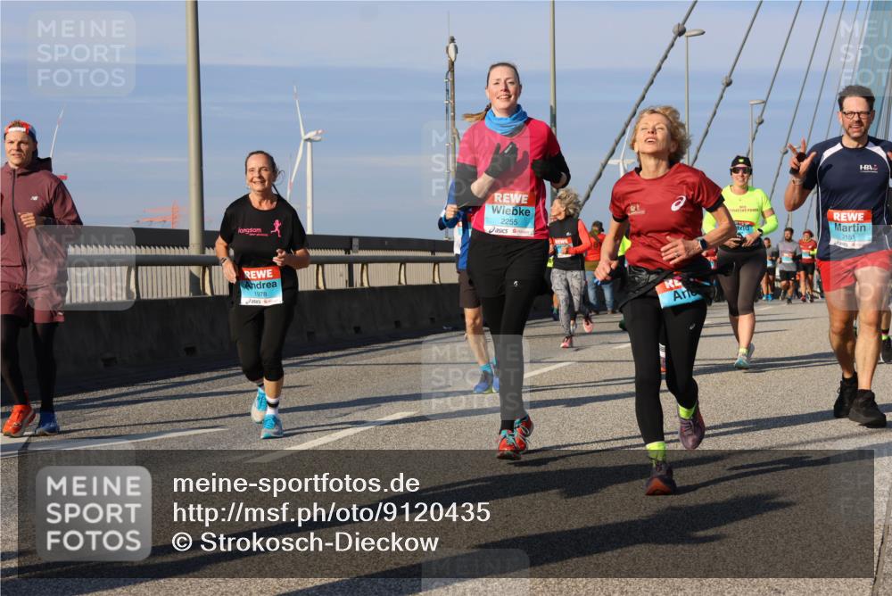 03.10.2025 - Köhlbrandbrückenlauf Strokosch-Dieckow http://msf.ph/oto/9120435 03.10.2025 09:55:11 Position 2 1978, 2255, 3151 meine-sportfotos.de