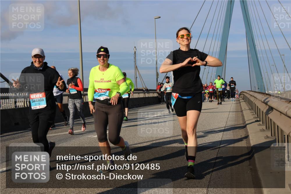 03.10.2025 - Köhlbrandbrückenlauf Strokosch-Dieckow http://msf.ph/oto/9120485 03.10.2025 09:55:15 Position 2 2072, 2907 meine-sportfotos.de