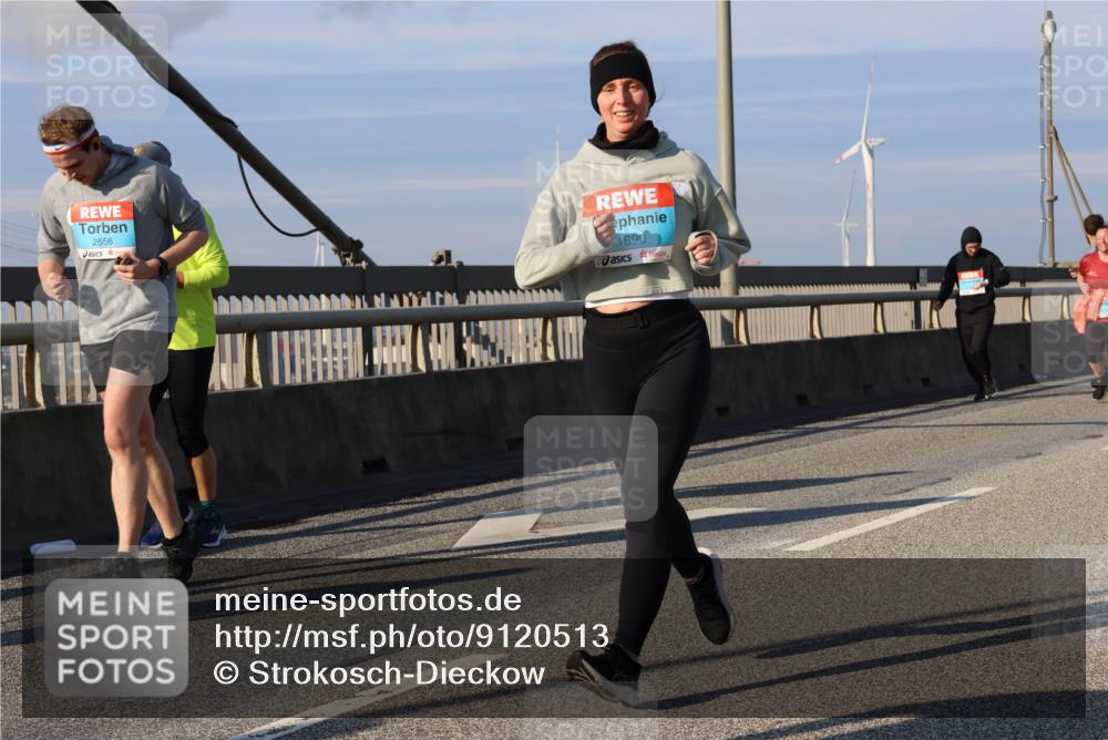 03.10.2025 - Köhlbrandbrückenlauf Strokosch-Dieckow http://msf.ph/oto/9120513 03.10.2025 09:55:20 Position 2 2556, 1890 meine-sportfotos.de