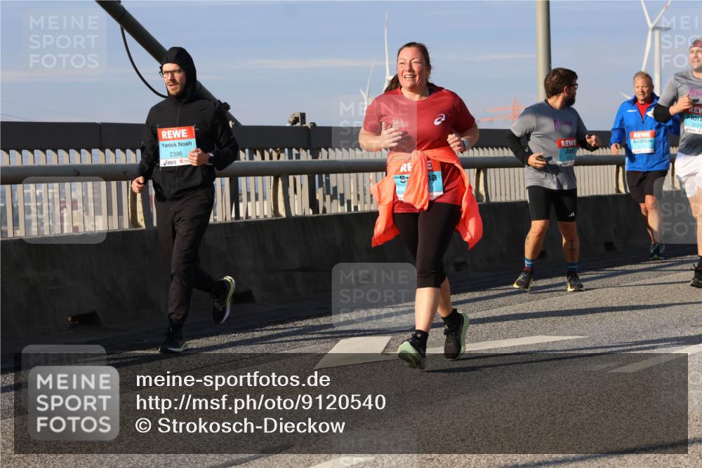 03.10.2025 - Köhlbrandbrückenlauf Strokosch-Dieckow http://msf.ph/oto/9120540 03.10.2025 09:55:24 Position 2 2396, 3024 meine-sportfotos.de