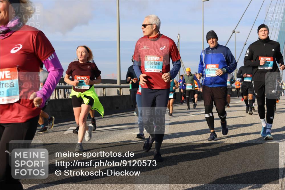 03.10.2025 - Köhlbrandbrückenlauf Strokosch-Dieckow http://msf.ph/oto/9120573 03.10.2025 09:55:27 Position 2 13, 1483, 1967 meine-sportfotos.de